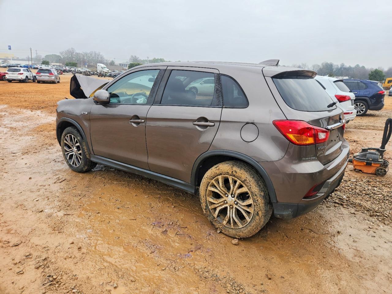 2018 Mitsubishi Outlander Sport Es - Фото 2