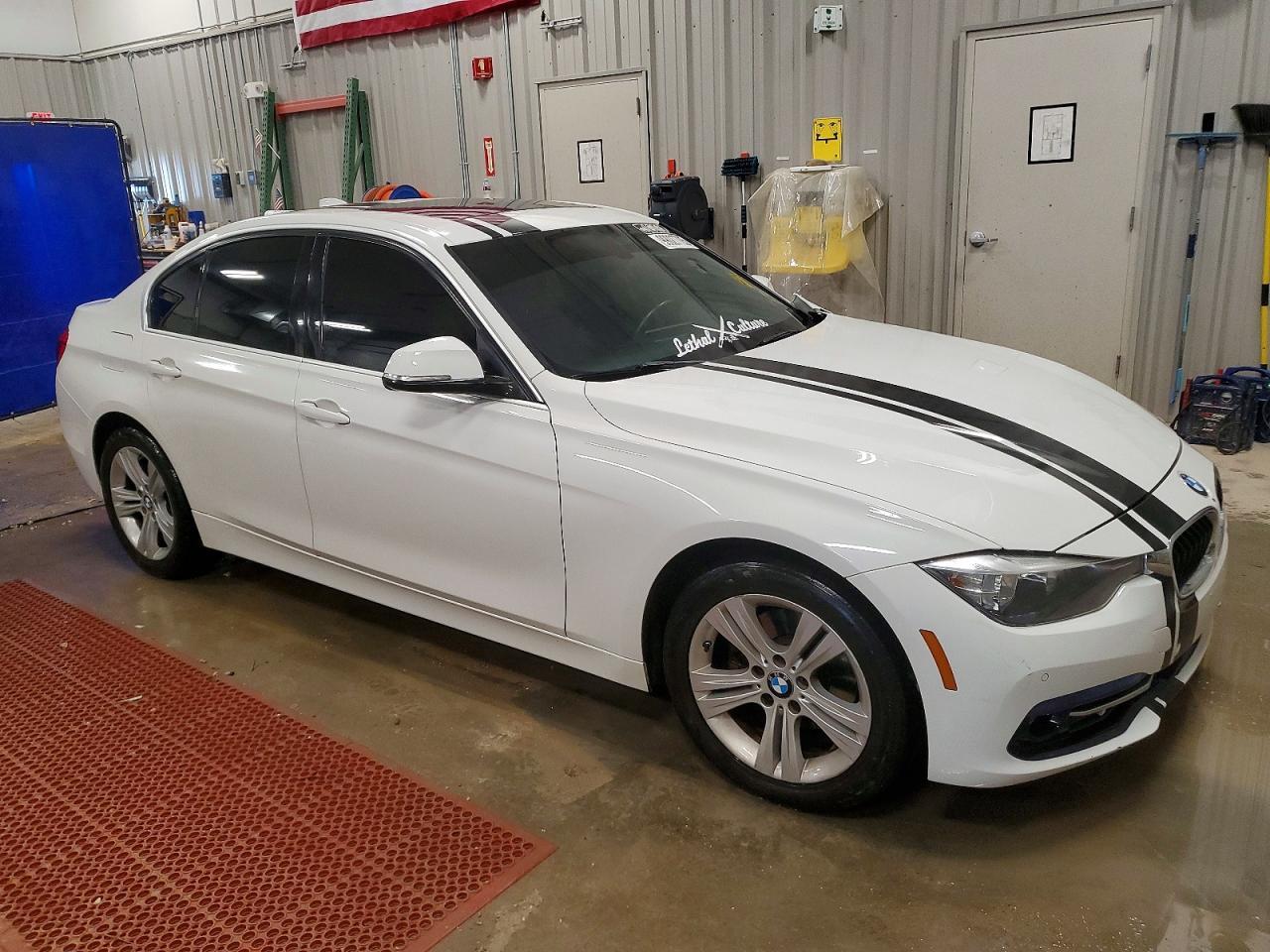 2017 BMW 330 Xi - Image 4