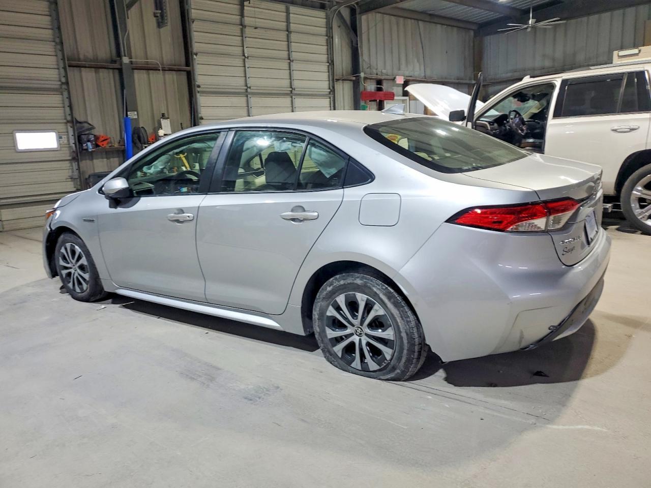 2020 Toyota Corolla Le - Image 2