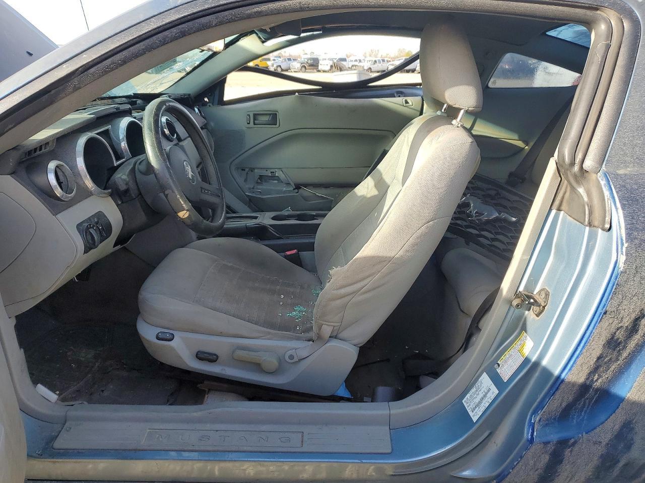 2007 Ford Mustang - Image 7