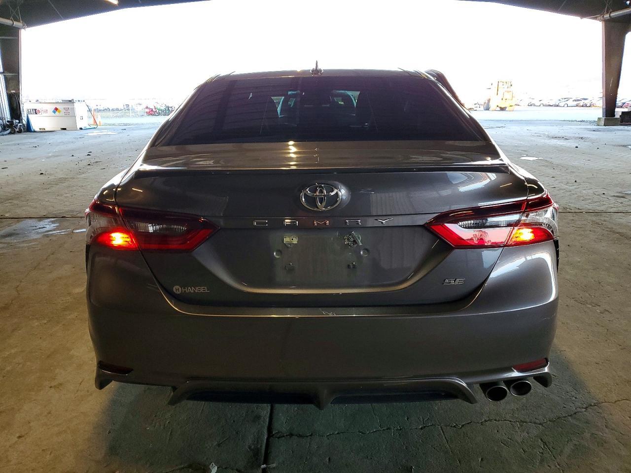 2022 Toyota Camry Se - Фото 6
