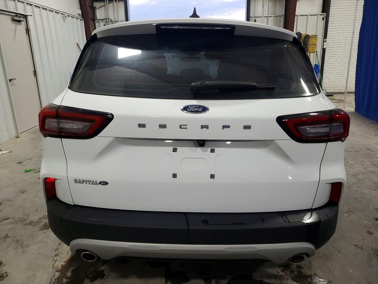 2023 Ford Escape - Image 6