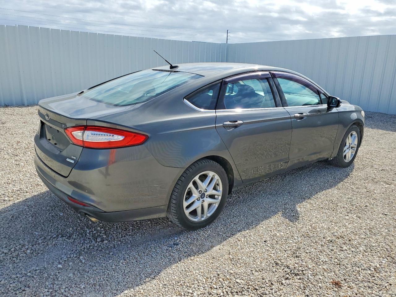 2016 Ford Fusion Se - Фото 3
