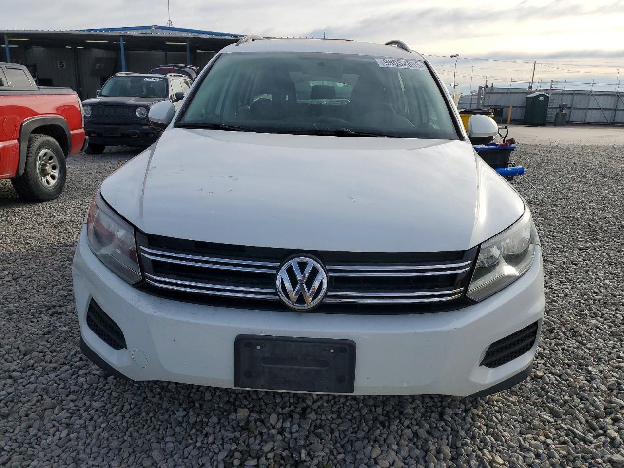 2017 Volkswagen Tiguan S - Фото 5