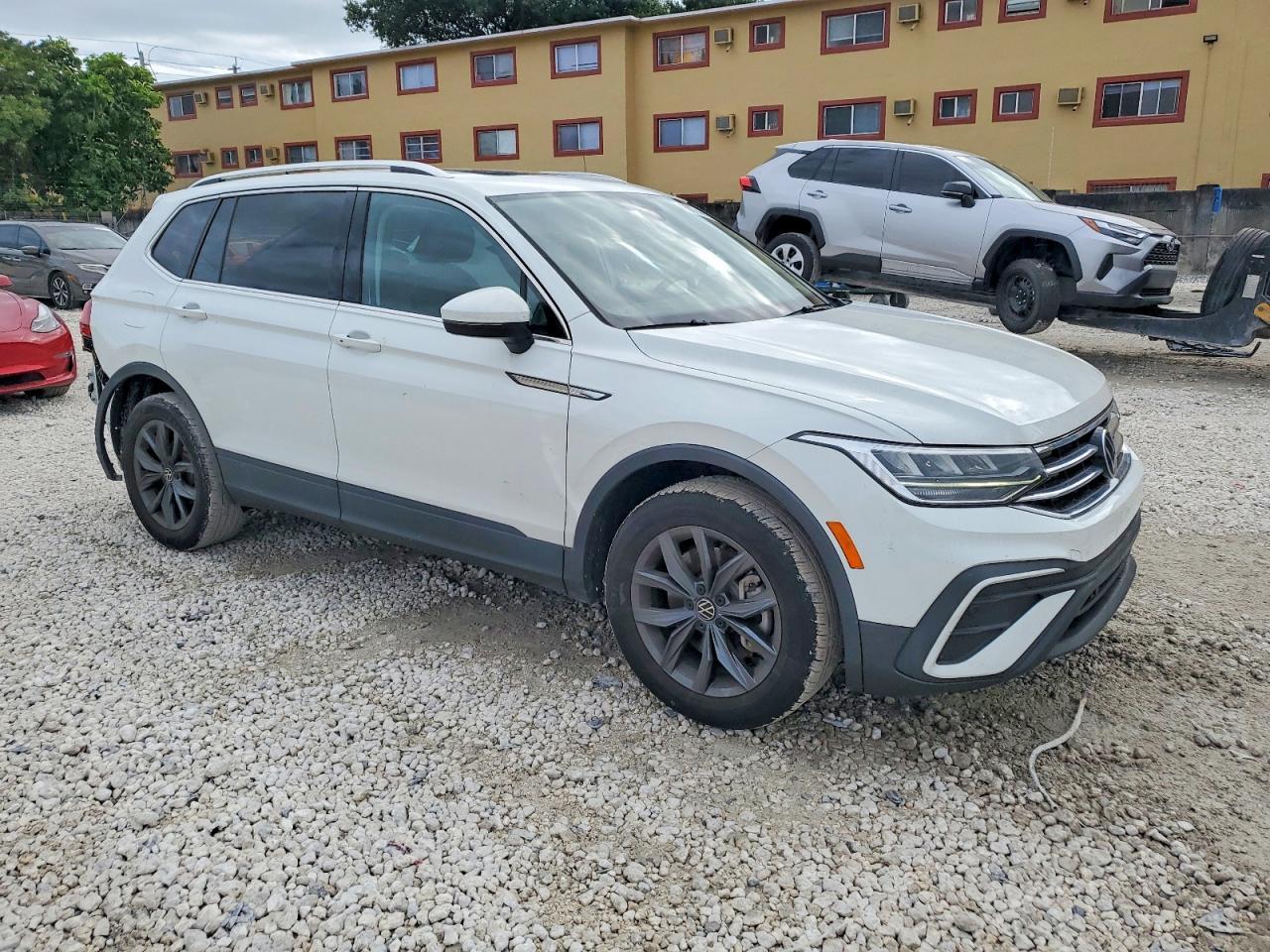 2022 Volkswagen Tiguan Se - Image 4