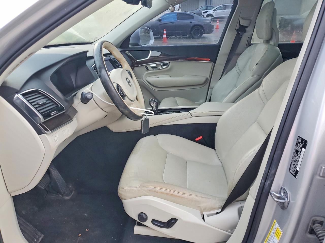 2016 Volvo Xc90 T6 - Image 7