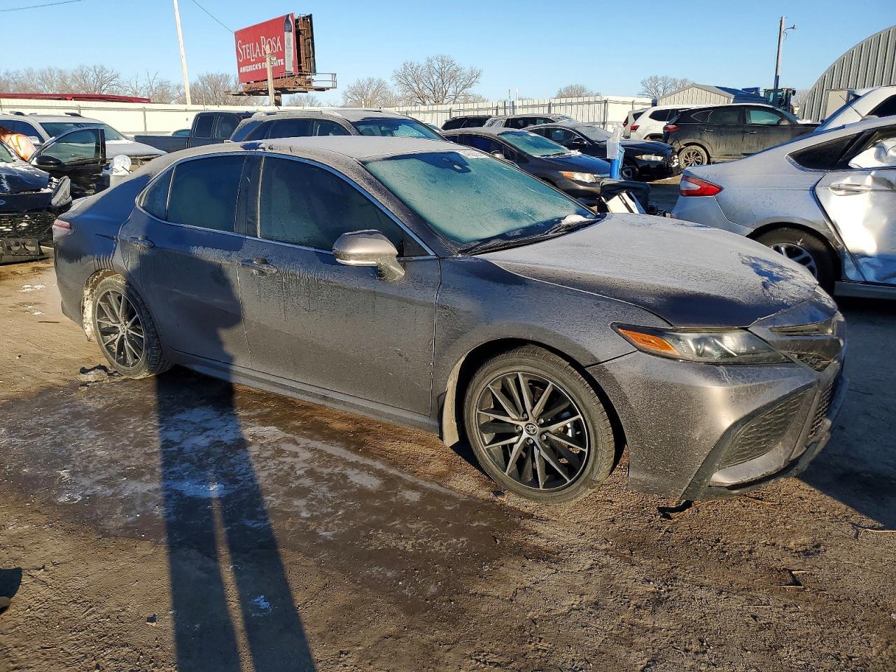 2022 Toyota Camry Se - Фото 4