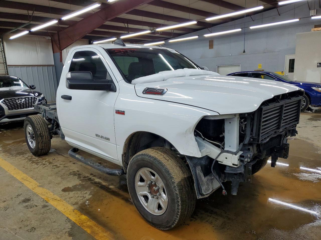 2022 Ram 2500 Tradesman 6.4L V8 4X4 8' Box - Фото 4