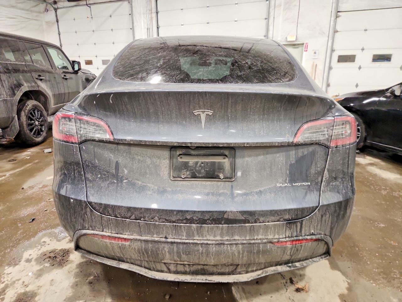 2023 Tesla Model Y - Image 6