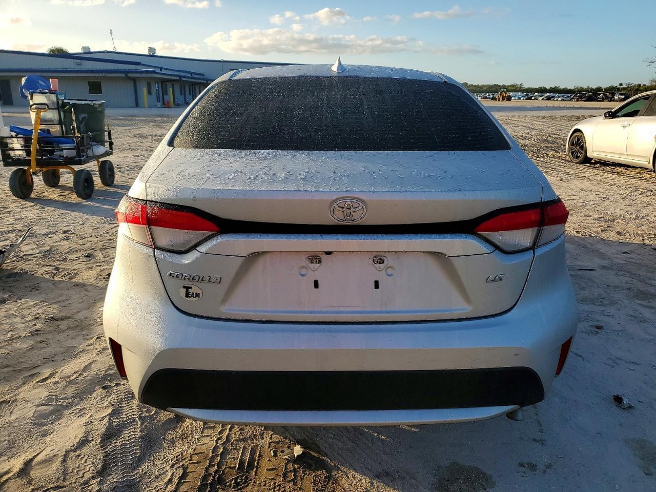 2020 Toyota Corolla Le - Image 6