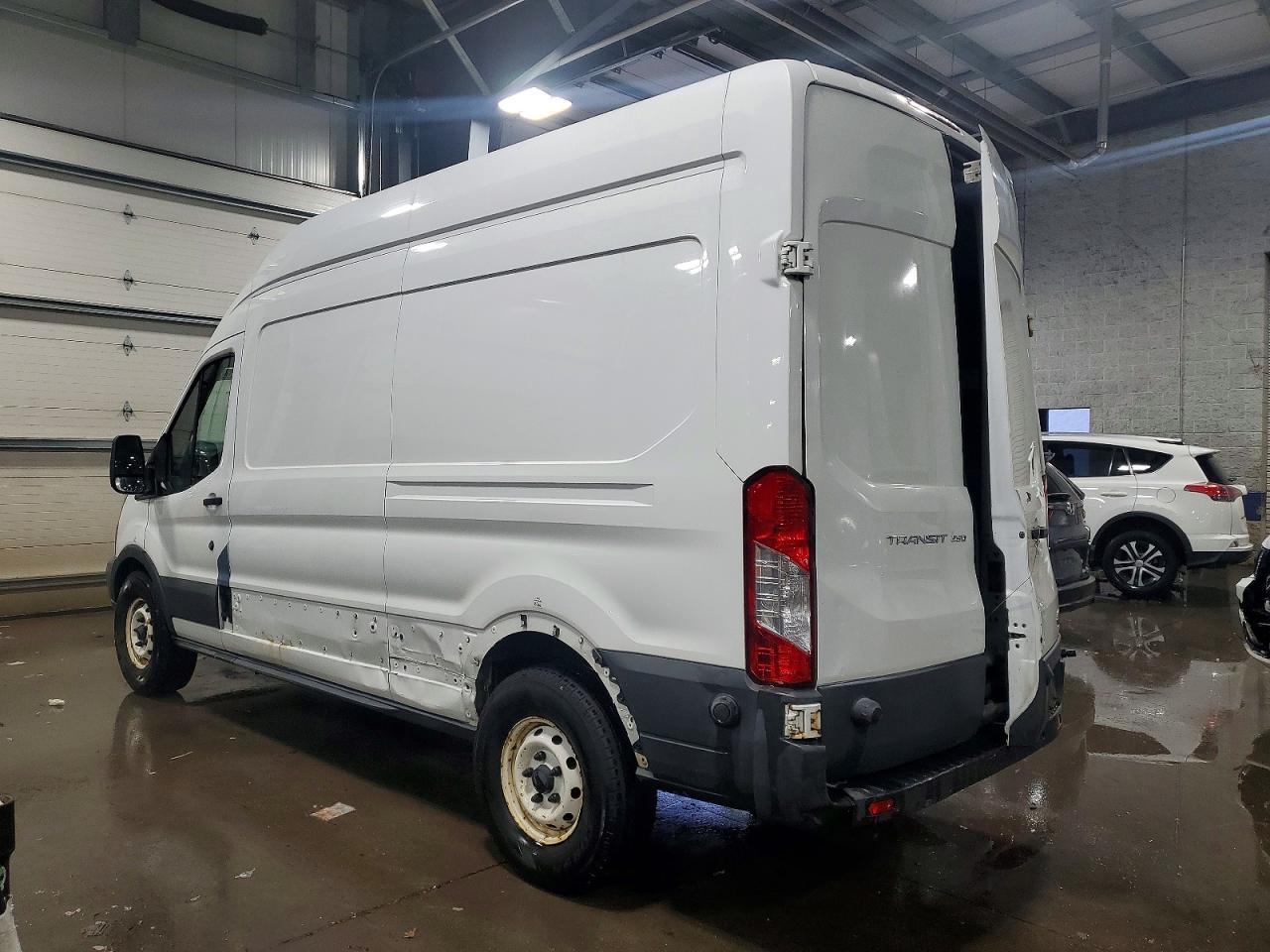 2017 Ford Transit T-250 Delivery Van - Фото 2