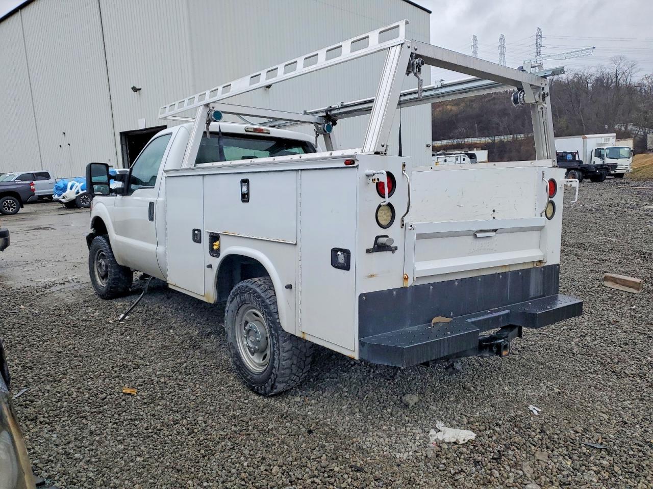 2015 Ford F250 Super Duty Utility / Service Truck - Фото 2