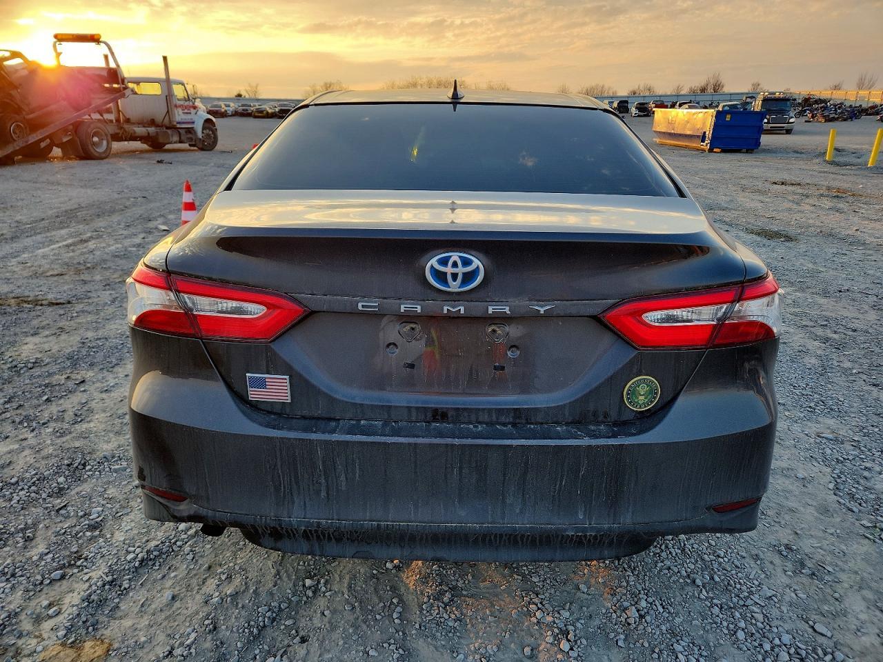 2019 Toyota Camry Le - Фото 6