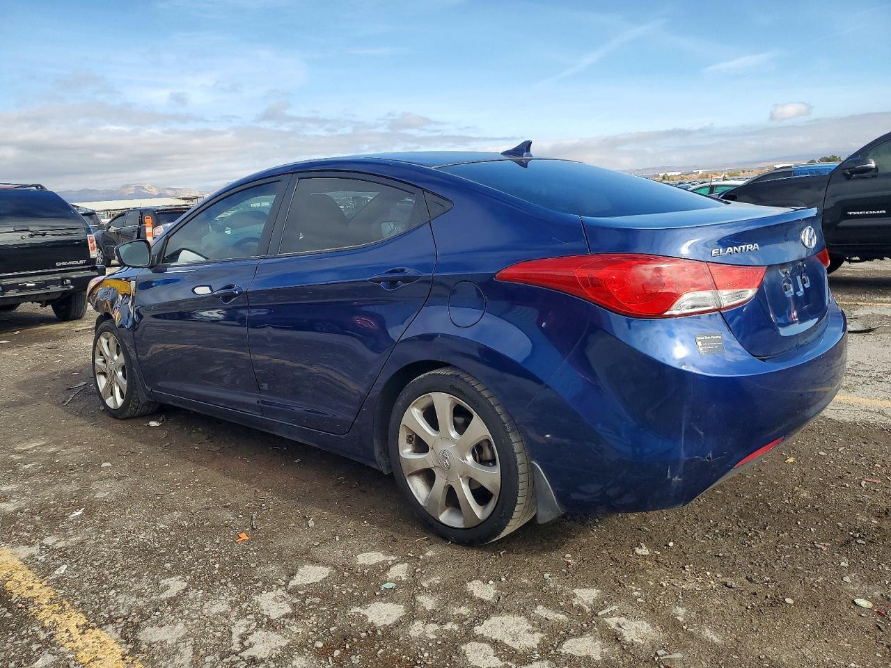2013 Hyundai Elantra Limited - Фото 2