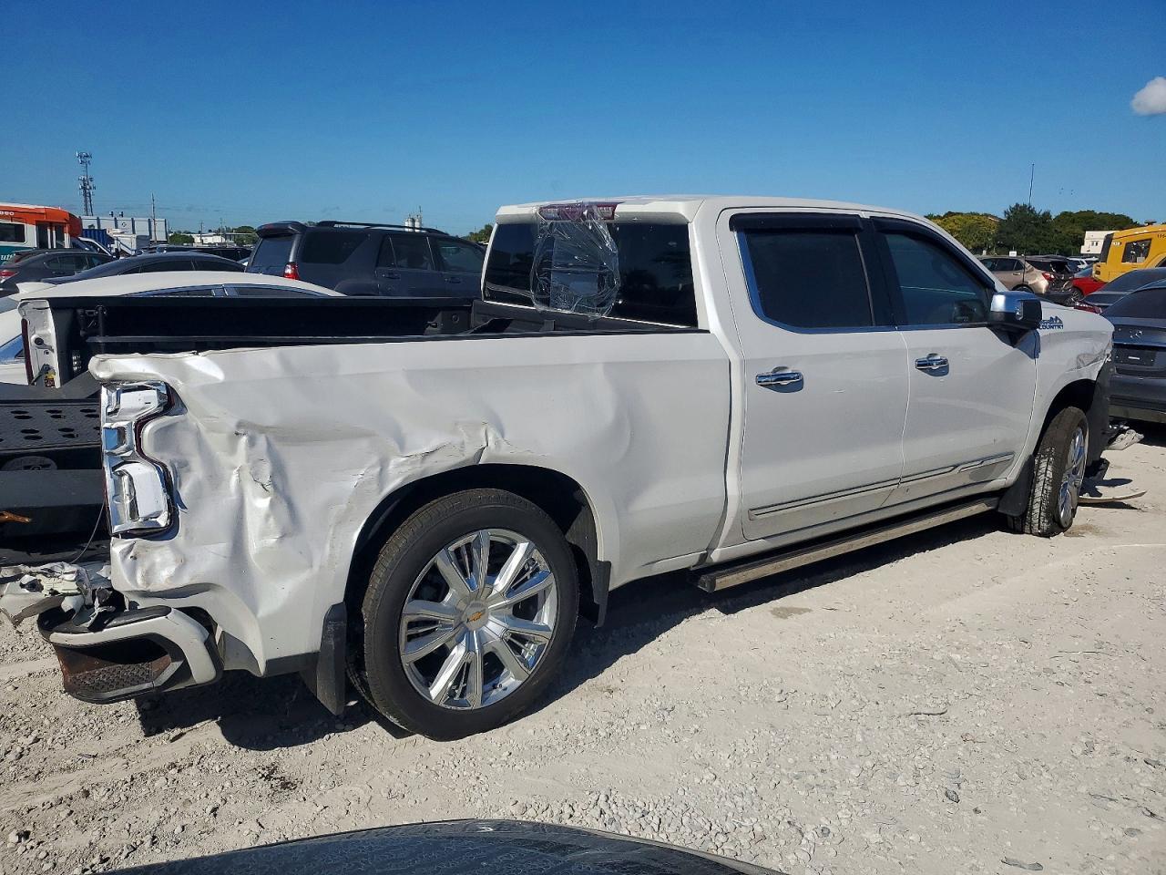2023 Chevrolet Silverado K1500 High Country - Фото 3