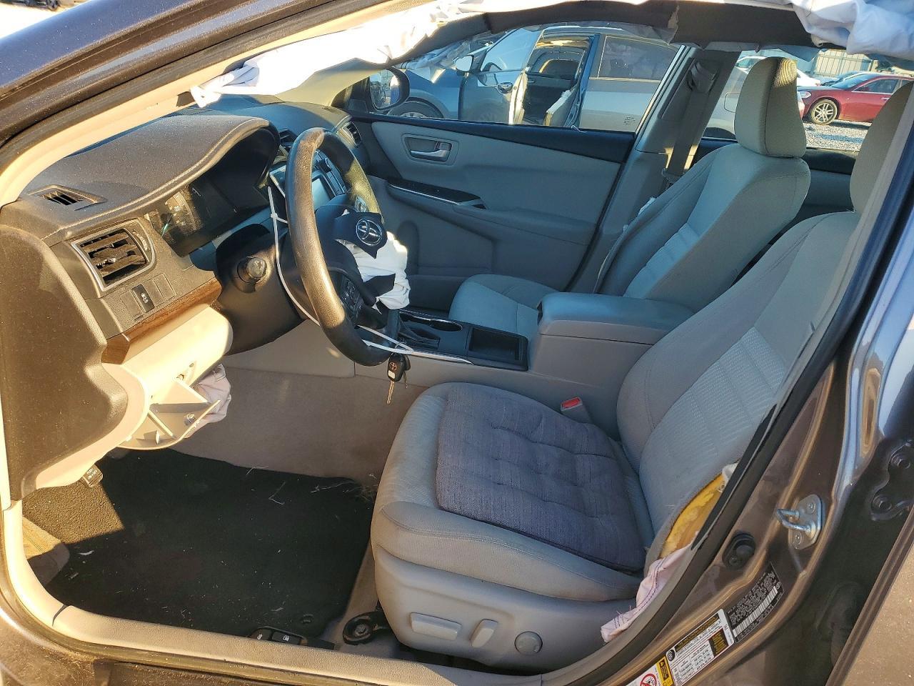 2015 Toyota Camry Le - Image 7
