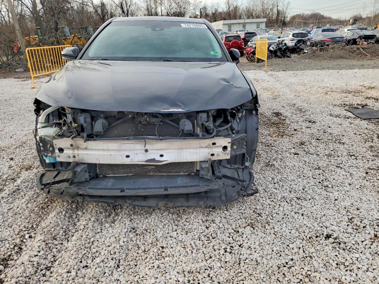 2018 Toyota Camry L - Image 5