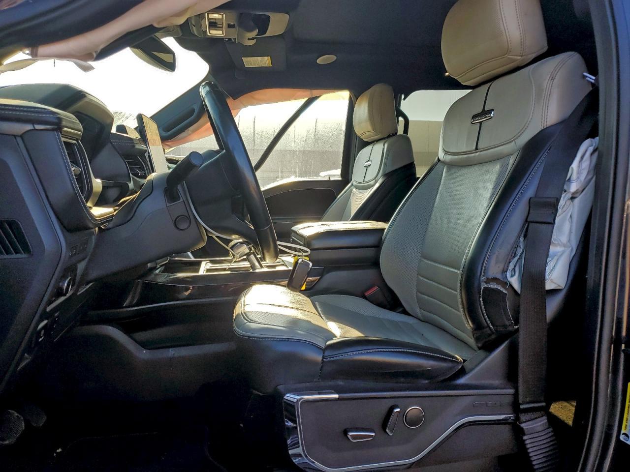 2022 Ford F150 Lightning Pro - Фото 7