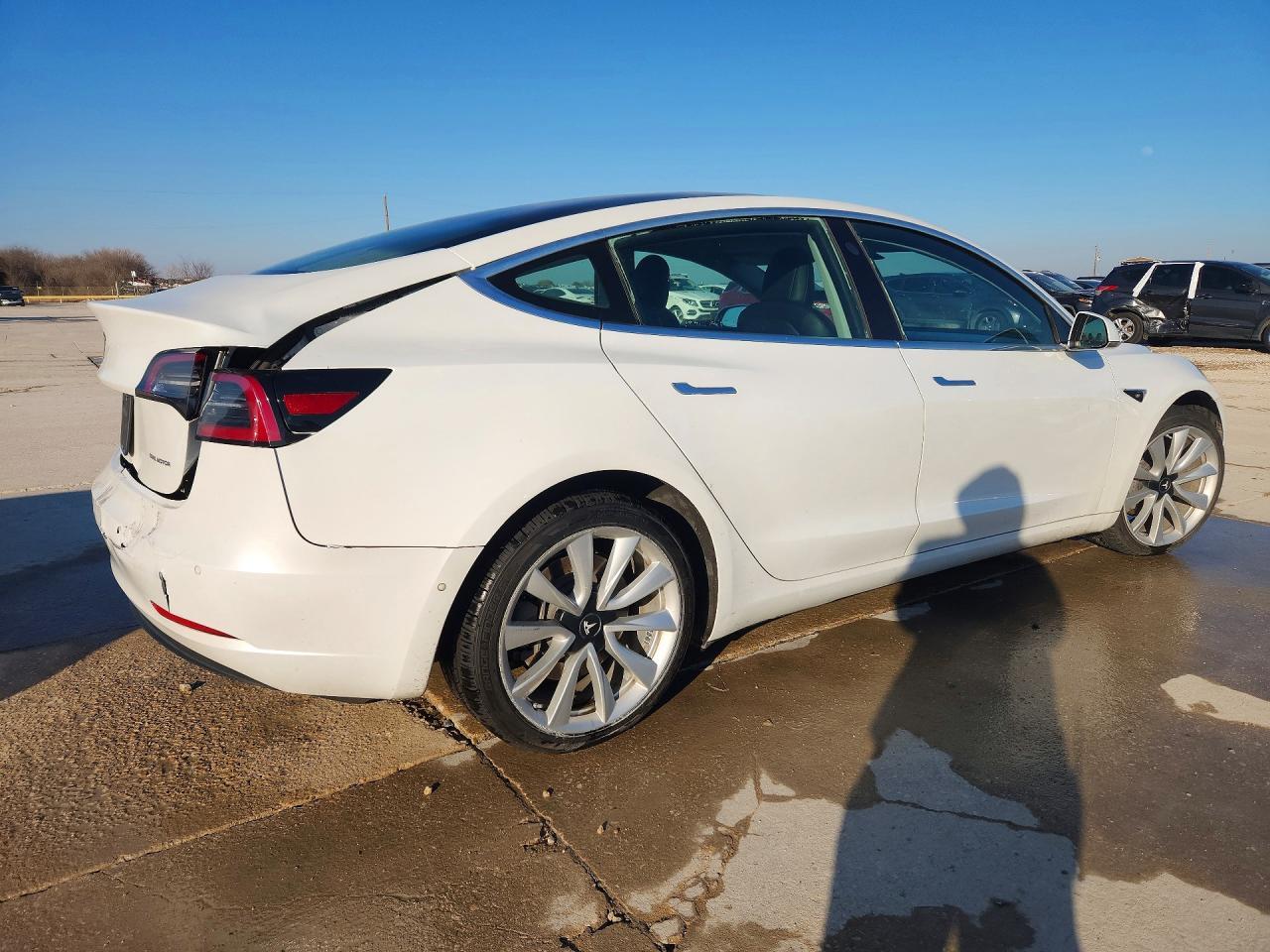 2019 Tesla Model 3 - Image 3