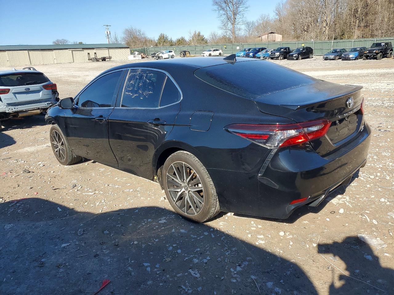 2024 Toyota Camry Se - Фото 2
