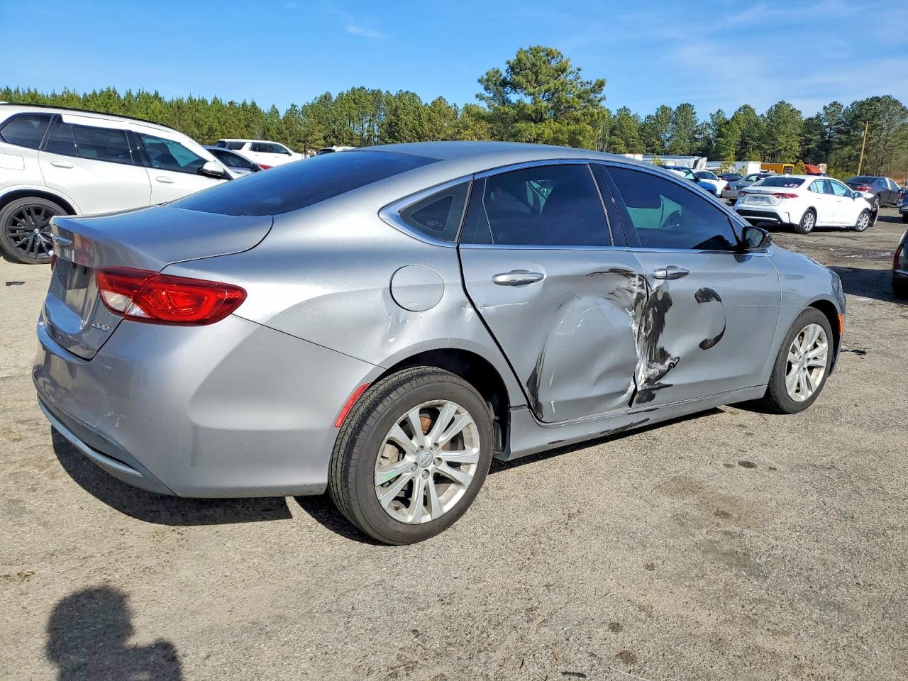 2016 Chrysler 200 Limited - Image 3