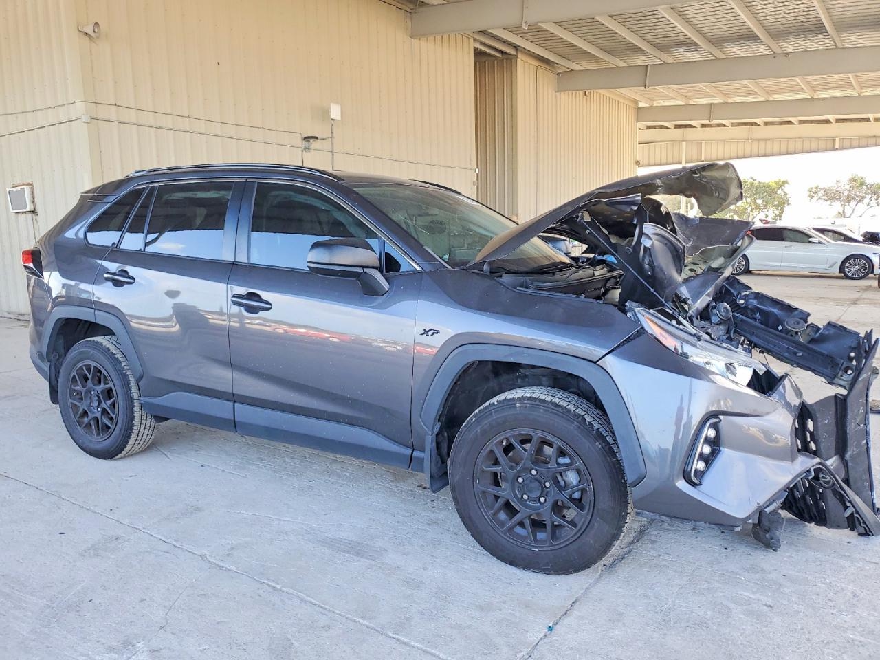 2021 Toyota Rav4 Le - Фото 4