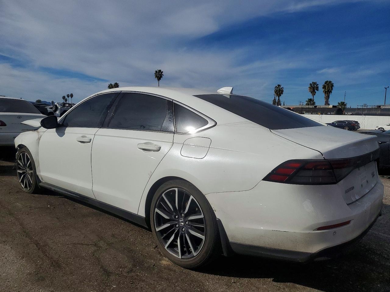 2024 Honda Accord Touring Hybrid - Фото 2