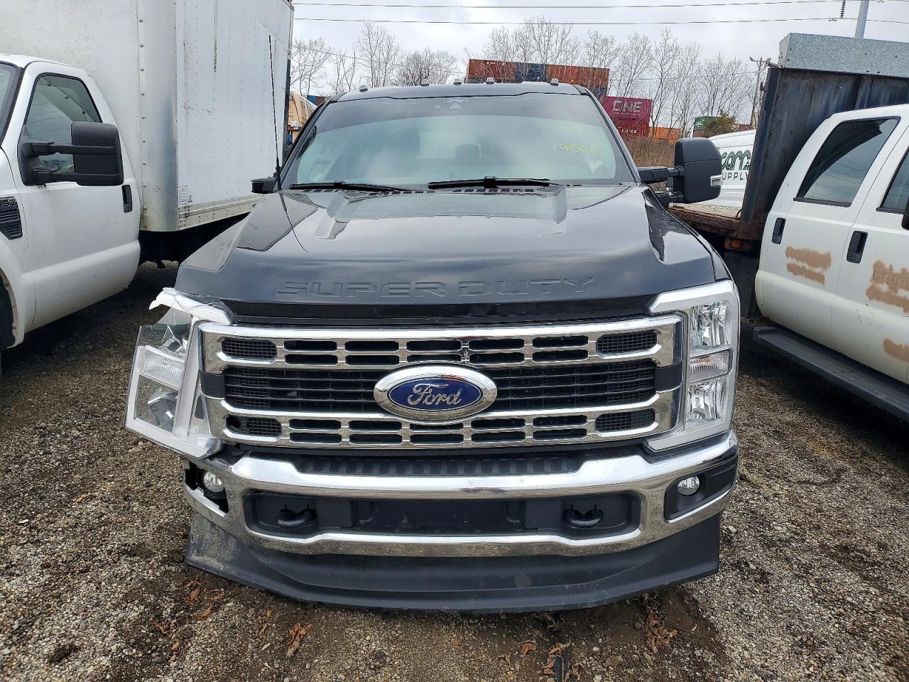 2025 Ford F350 Super Duty - Фото 5