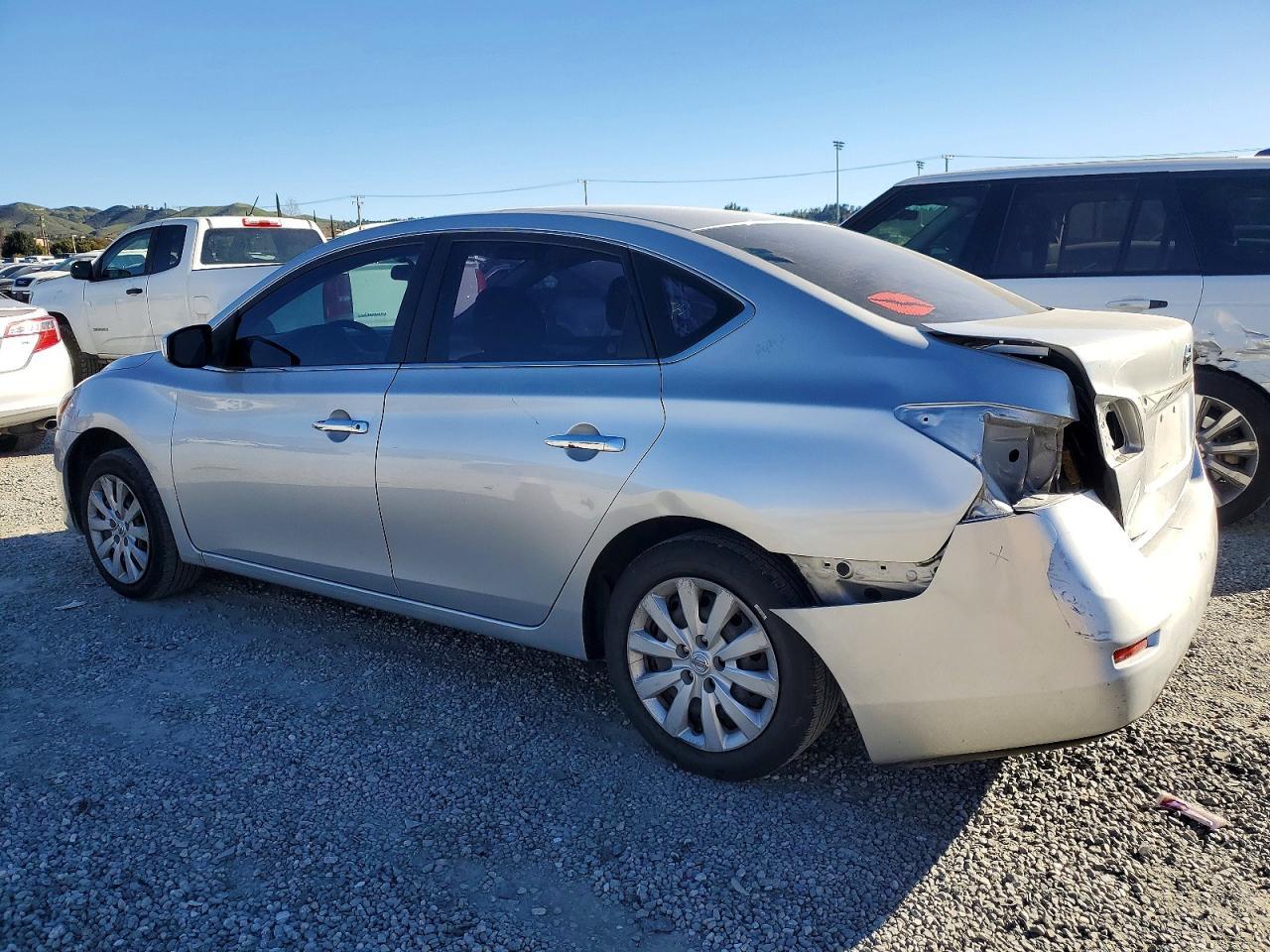 2015 Nissan Sentra S - Фото 2