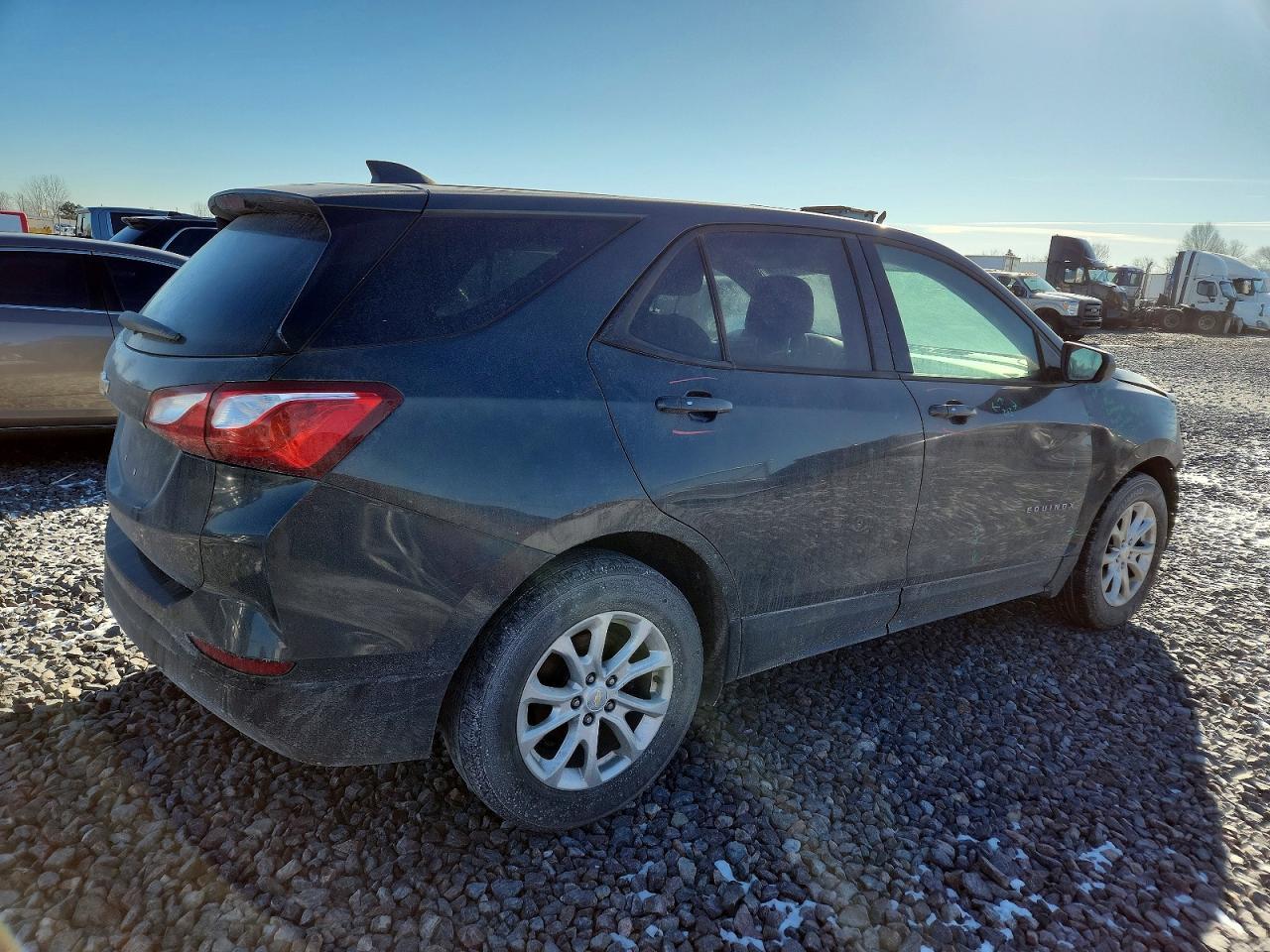 2019 Chevrolet Equinox Ls - Фото 3