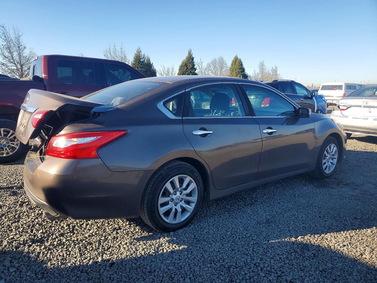 2016 Nissan Altima 2.5 - Image 3