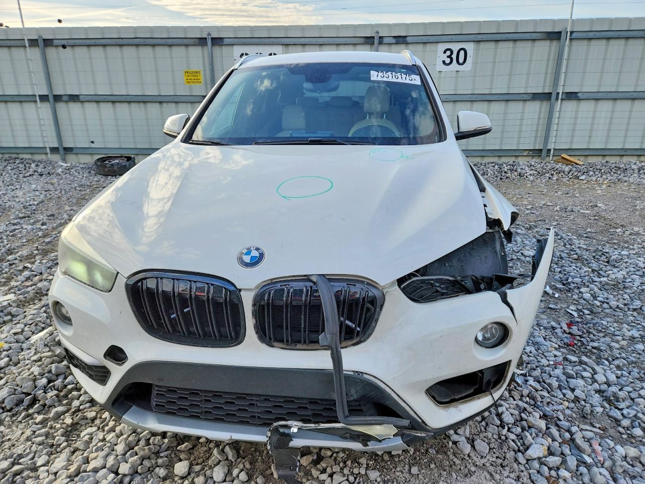 2017 BMW X1 xDrive28I - Фото 5