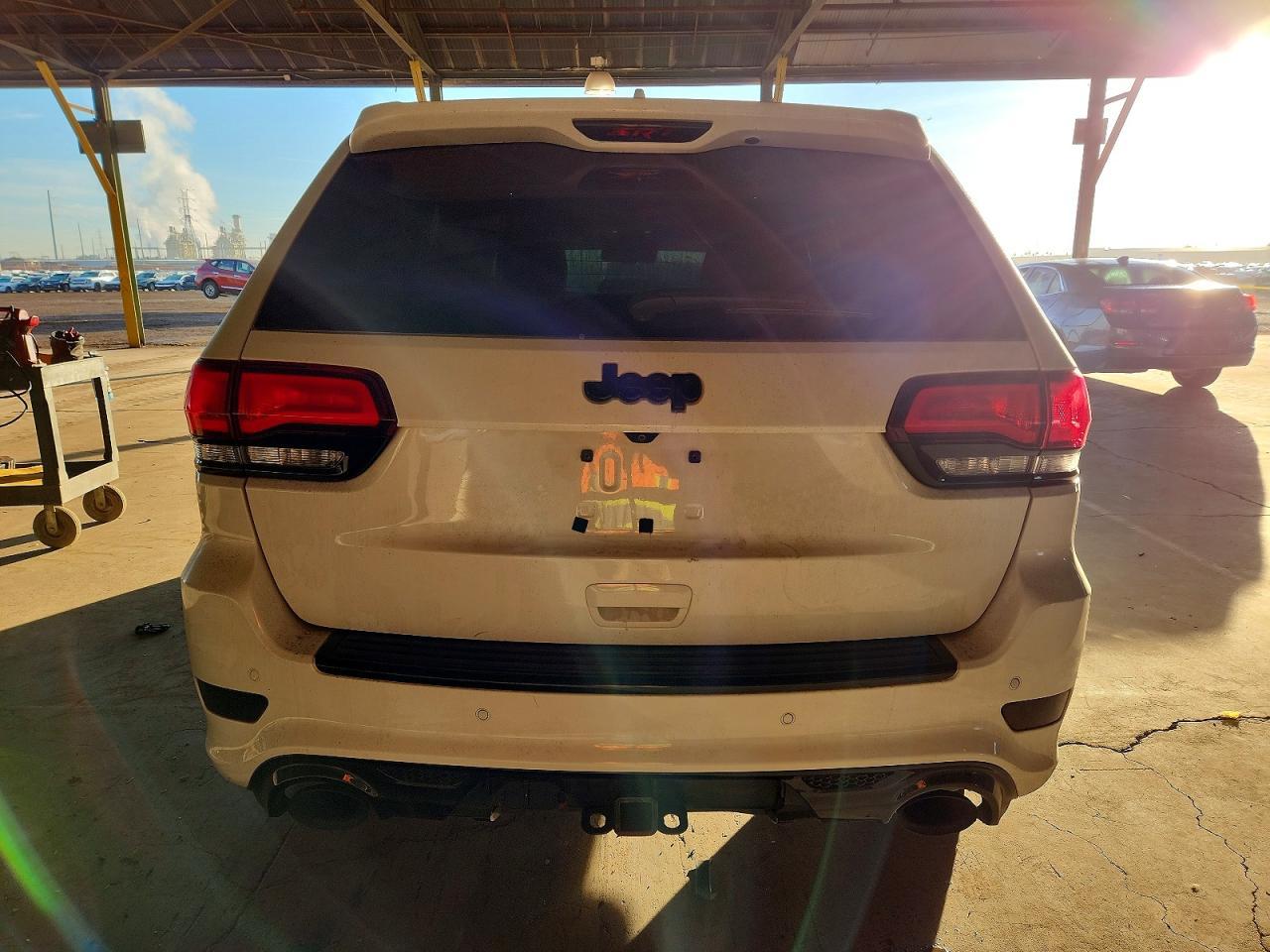 2016 Jeep Grand Cherokee Srt-8 - Image 6