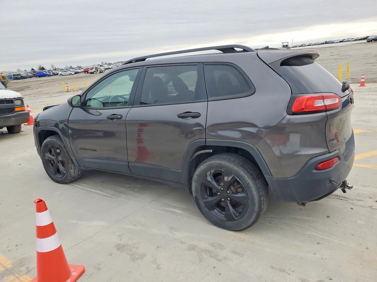 2017 Jeep Cherokee Sport - Image 2