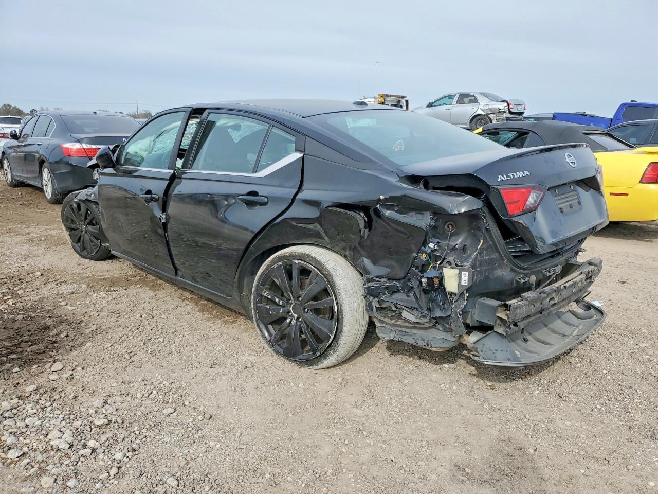 2021 Nissan Altima 2.5 Sr - Image 2