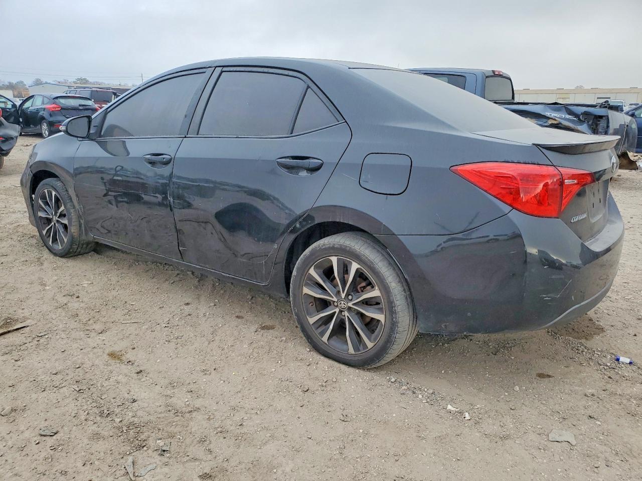 2017 Toyota Corolla L - Фото 2