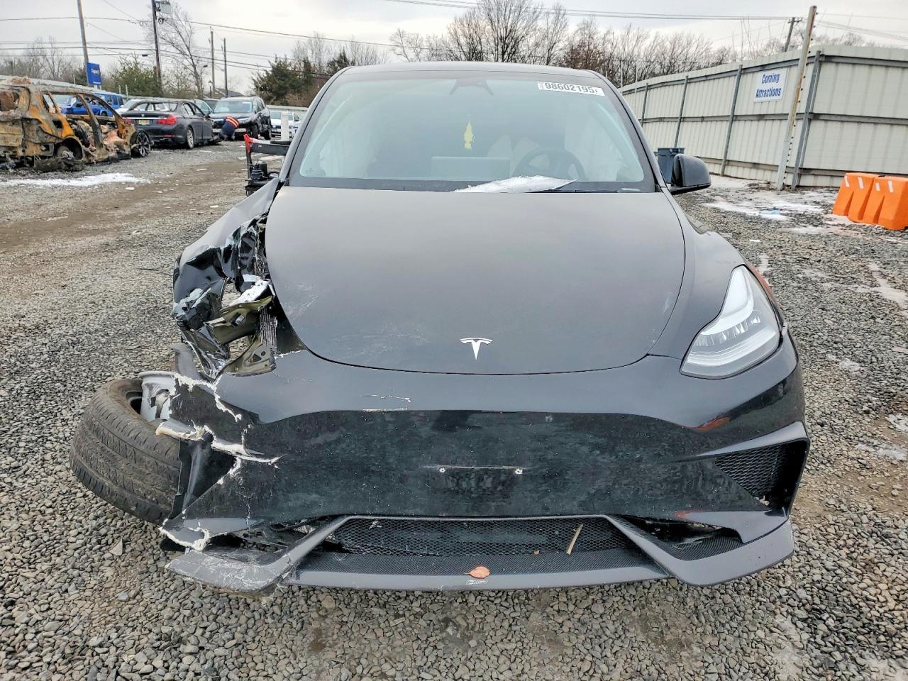 2023 Tesla Model Y - Image 5
