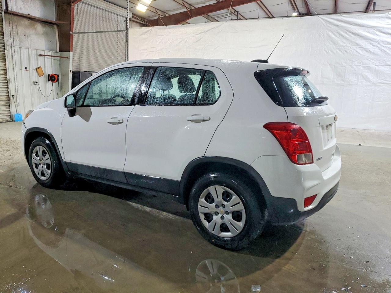 2019 Chevrolet Trax Ls - Фото 2