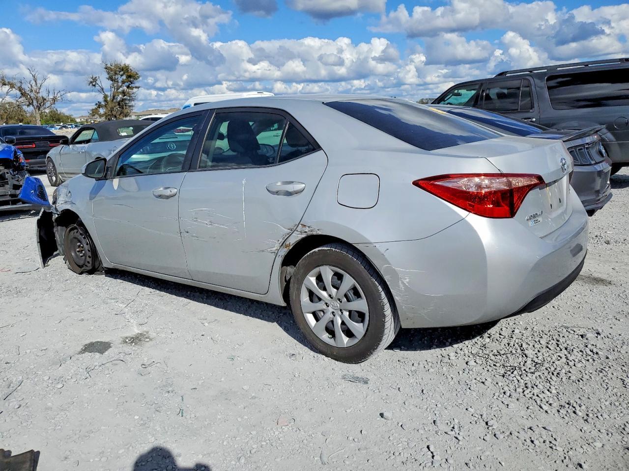 2019 Toyota Corolla L - Фото 2
