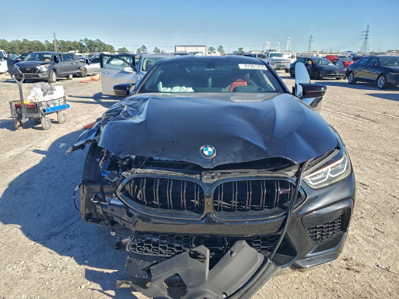 2024 BMW M8 - Фото 5