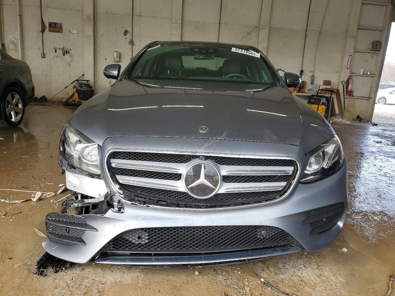 2019 Mercedes-Benz E 300D - Фото 5