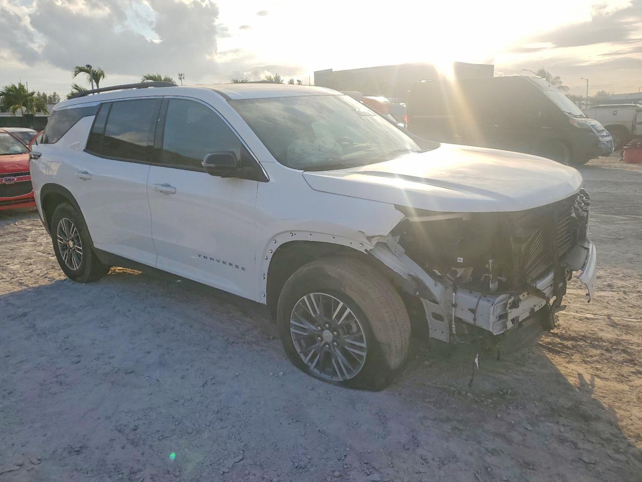 2025 Chevrolet Traverse Lt - Image 4