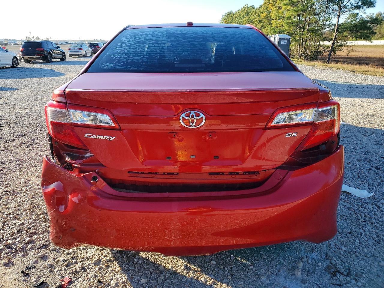 2013 Toyota Camry - Фото 6