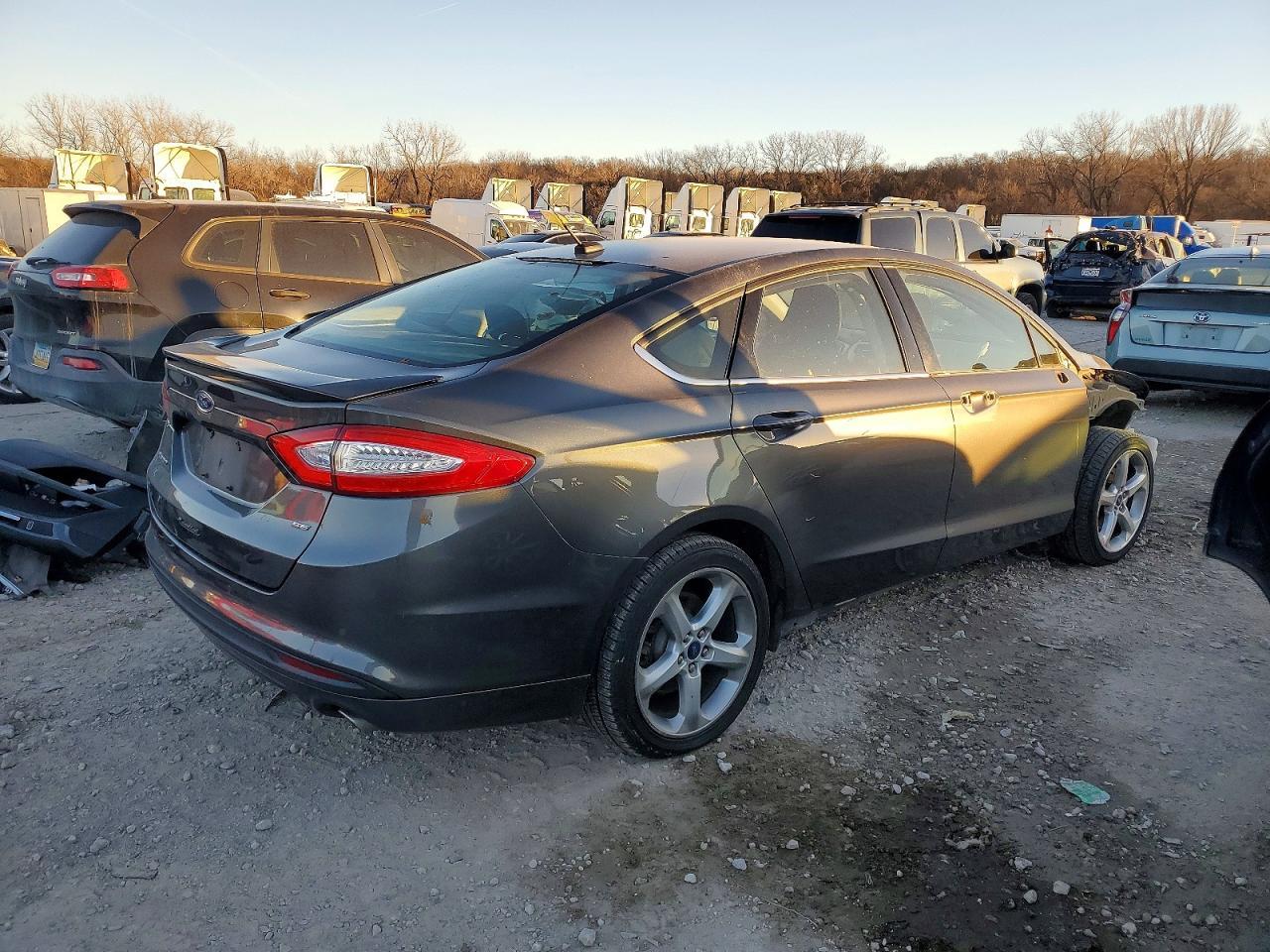 2016 Ford Fusion Se - Фото 3
