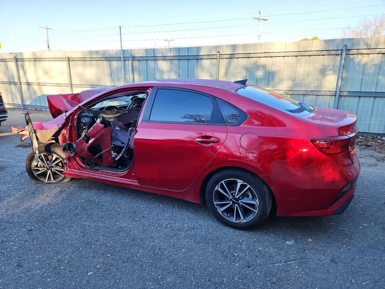 2024 Kia Forte Lx - Фото 2