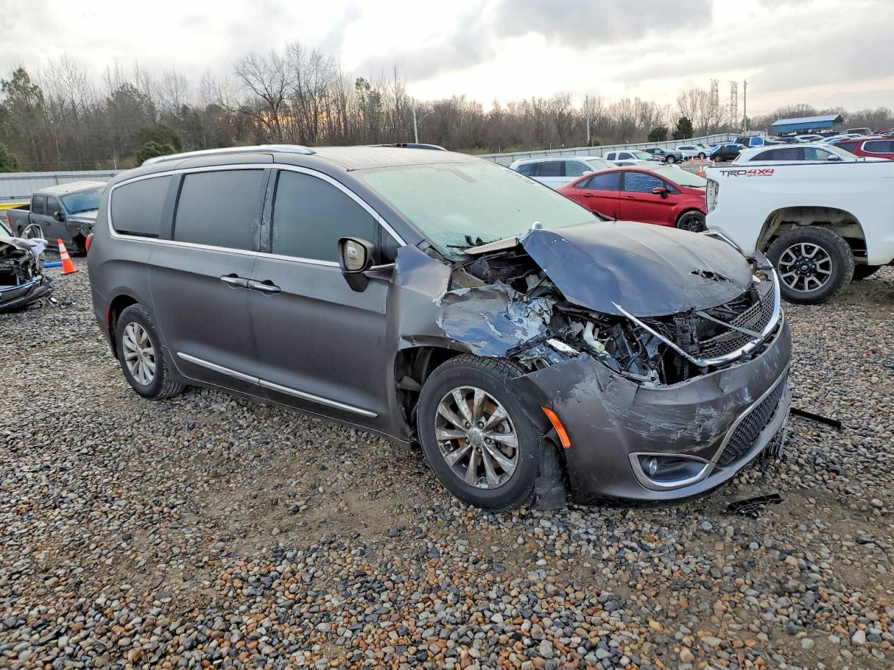 2018 Chrysler Pacifica Touring L - Фото 4