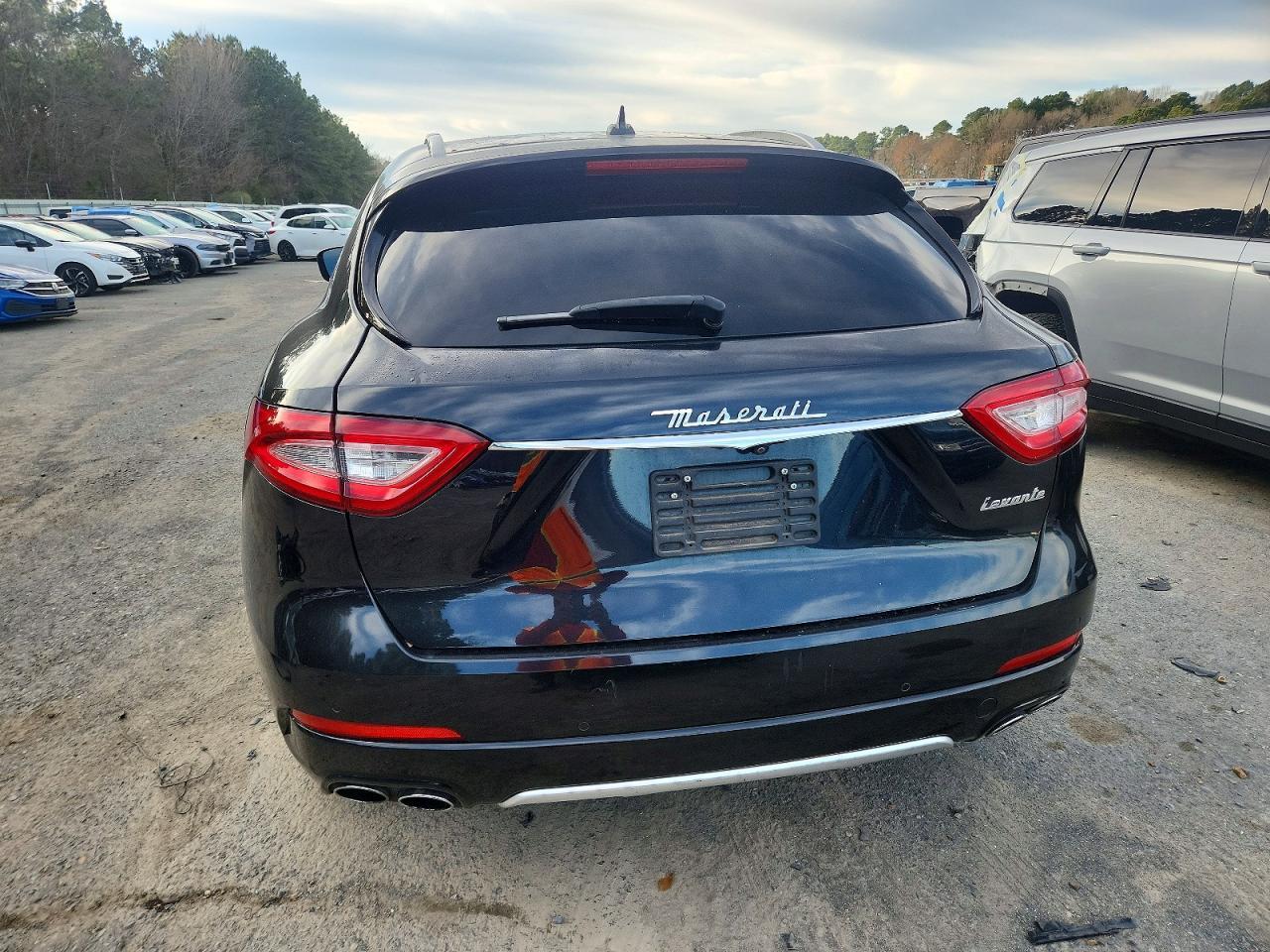 2017 Maserati Levante Luxury - Image 6