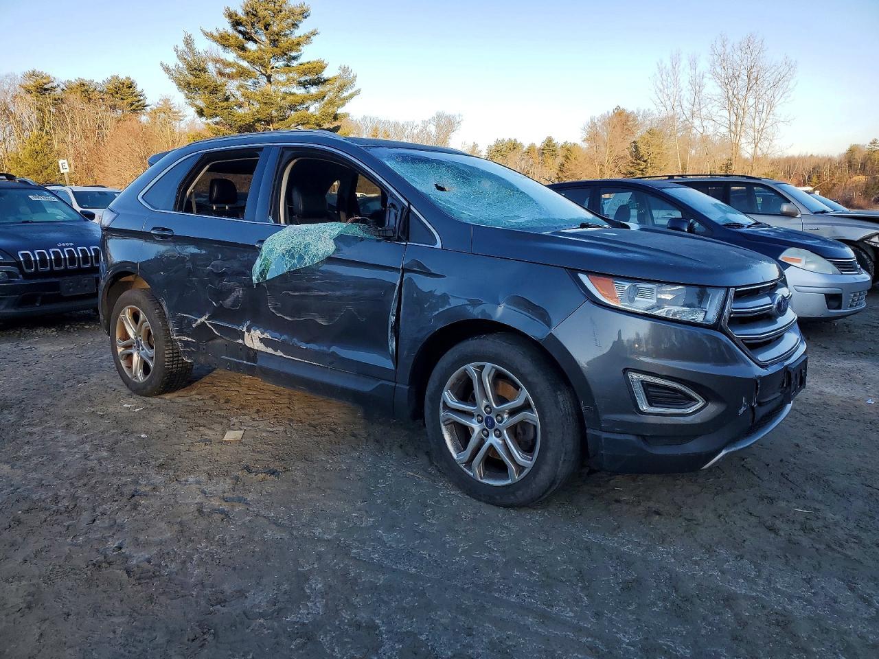 2017 Ford Edge Titanium - Image 4