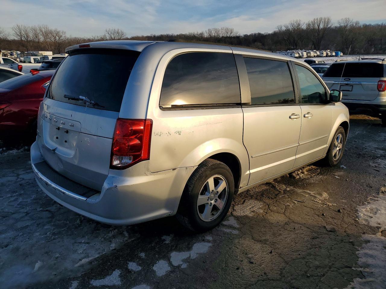 2012 Dodge Grand Caravan Sxt - Фото 3