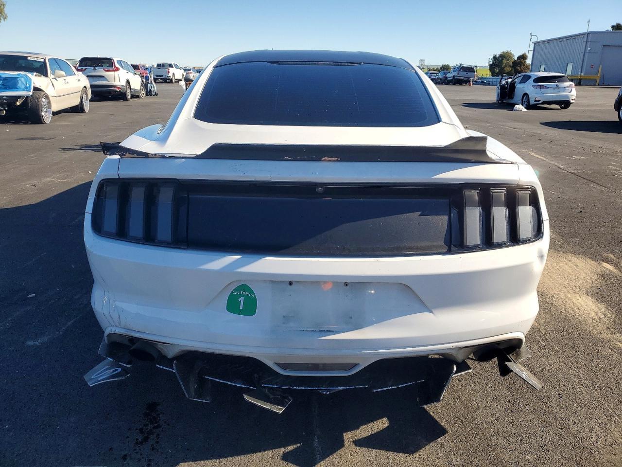 2017 Ford Mustang - Фото 6